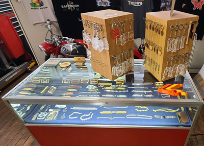 Engraver's Den, Swansea, MA